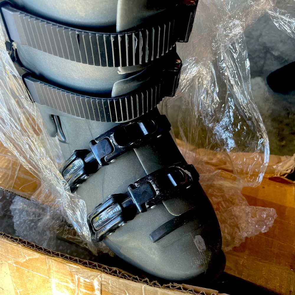 Dalbello Women’s ski boots size 8